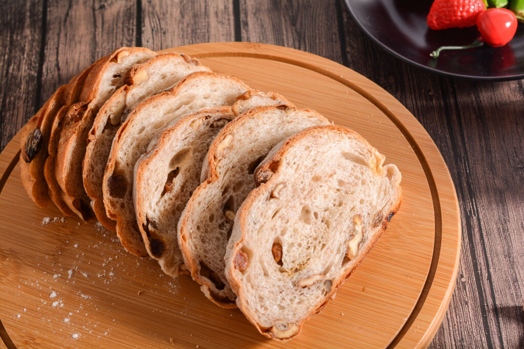 Whole grain walnut raisin bread