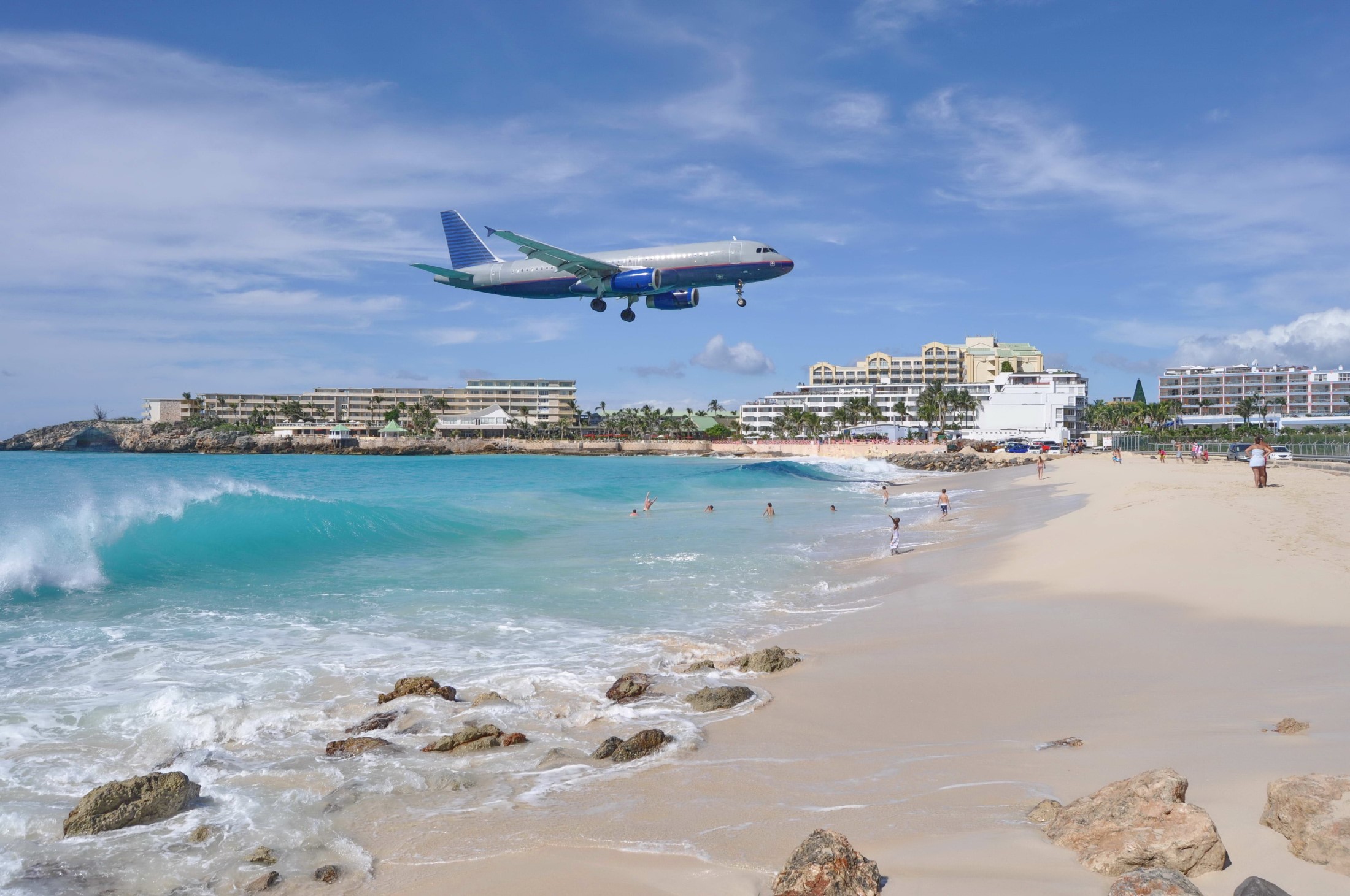 Lądowanie samolotu nad plażą Maho na wyspie St. Maarten